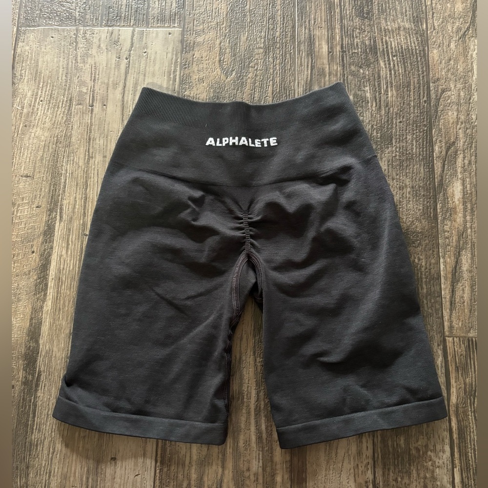 Alphalete amplify bikers